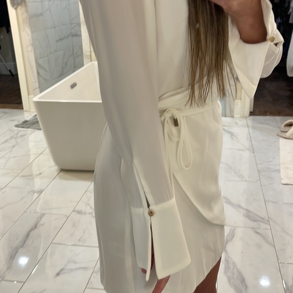 RUNAWAY white tie waist dress size medium. Never worn! - Picture 2 of 2